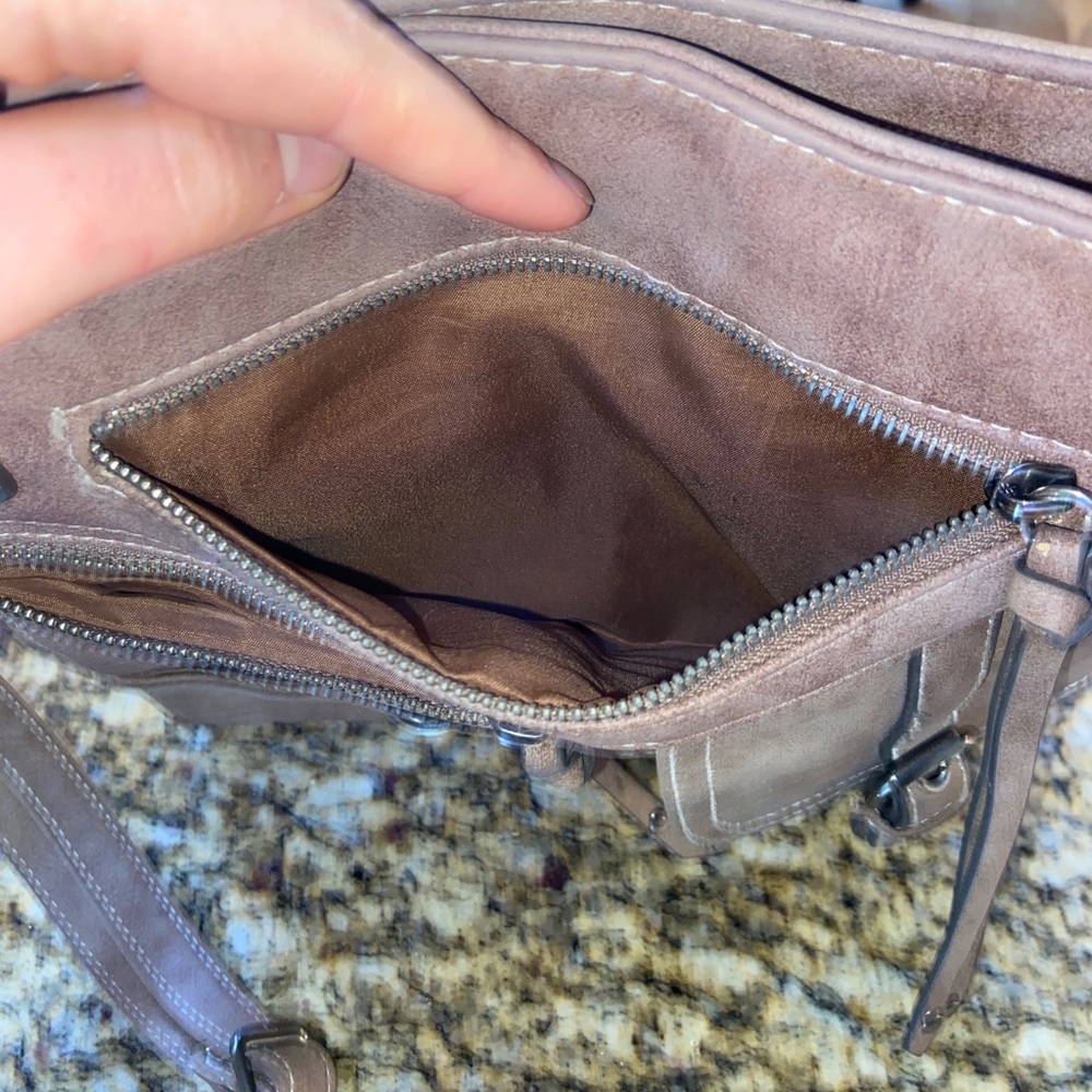Tan Purse - Picture 5 of 9